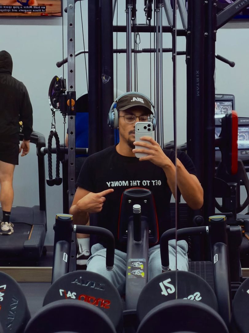 GTTM gym workout — a Fife Brother training in a Get To The Money T-shirt