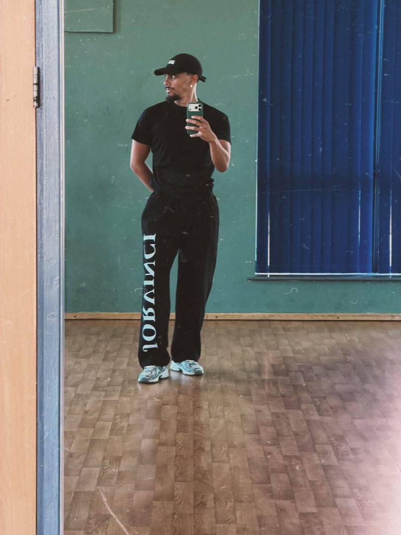 Jordan Fife behind the scenes on set
